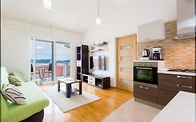 Apartment Mia - Spacious Apartment On 85 M2 With Beautiful Sea View