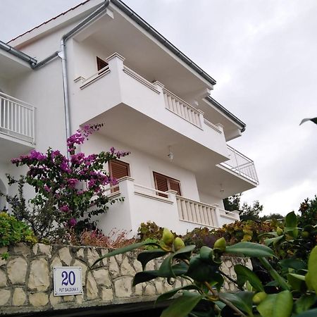 Apartment Mia - Spacious Apartment On 85 M2 With Beautiful Sea View Trogir Kültér fotó