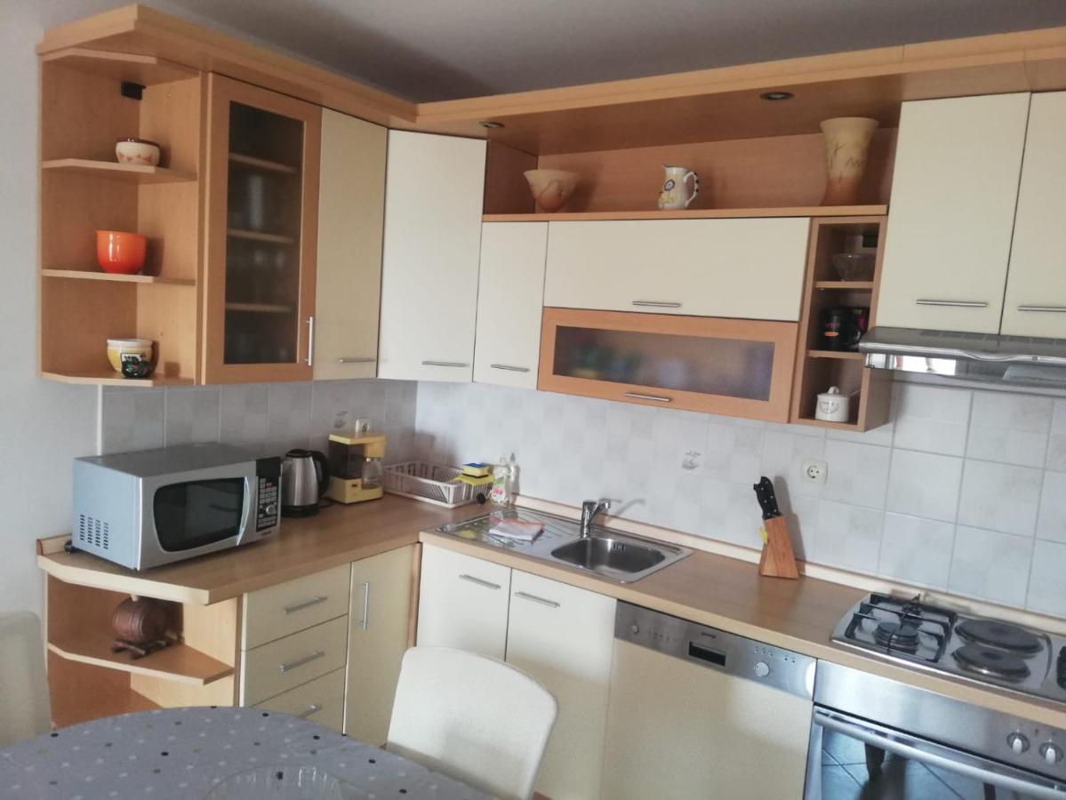 Apartment Mia - Spacious Apartment On 85 M2 With Beautiful Sea View Trogir Kültér fotó