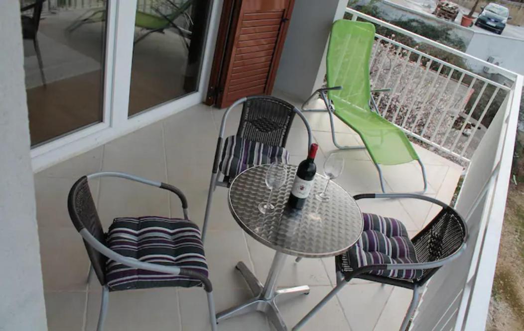 Apartment Mia - Spacious Apartment On 85 M2 With Beautiful Sea View Trogir Kültér fotó