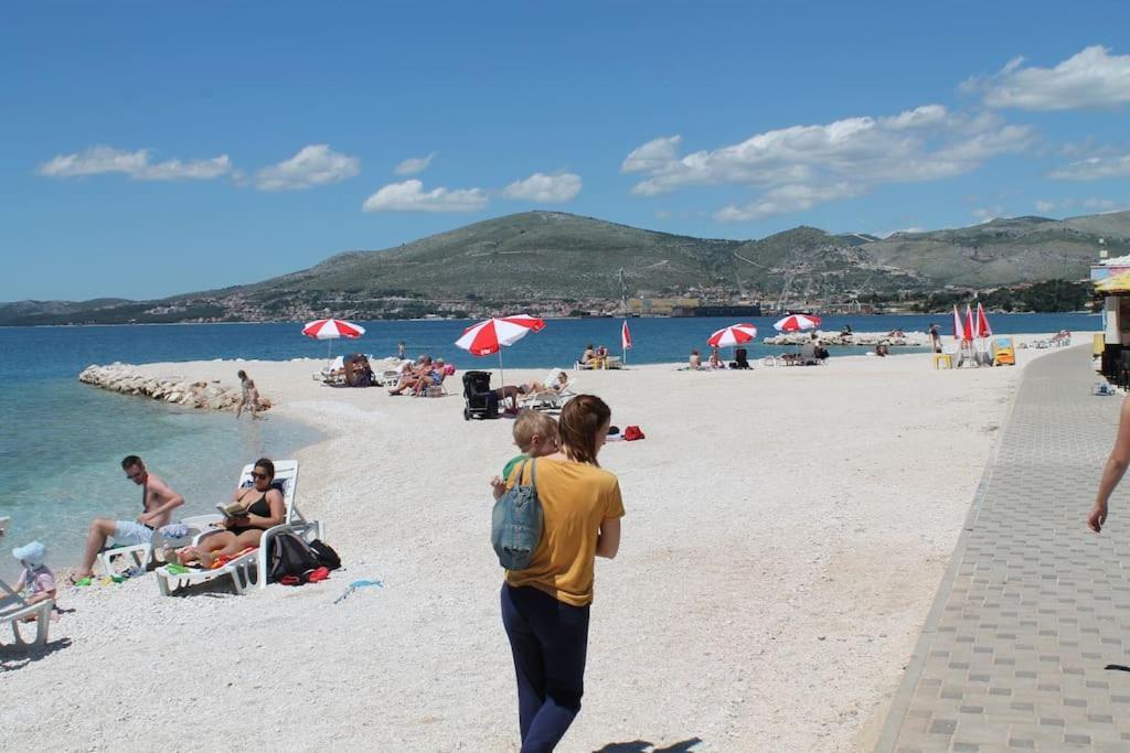 Apartment Mia - Spacious Apartment On 85 M2 With Beautiful Sea View Trogir Kültér fotó