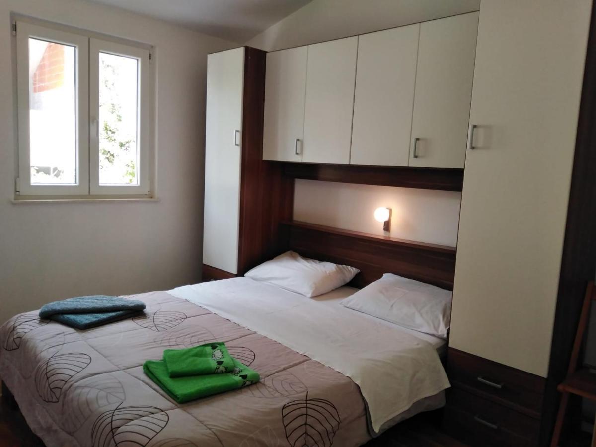 Apartment Mia - Spacious Apartment On 85 M2 With Beautiful Sea View Trogir Kültér fotó