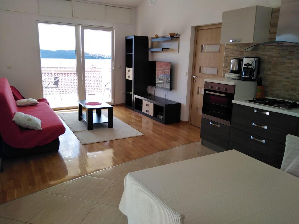 Apartment Mia - Spacious Apartment On 85 M2 With Beautiful Sea View Trogir Kültér fotó