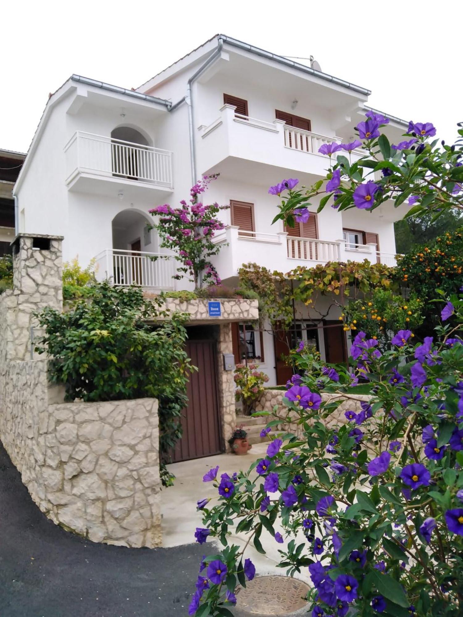 Apartment Mia - Spacious Apartment On 85 M2 With Beautiful Sea View Trogir Kültér fotó