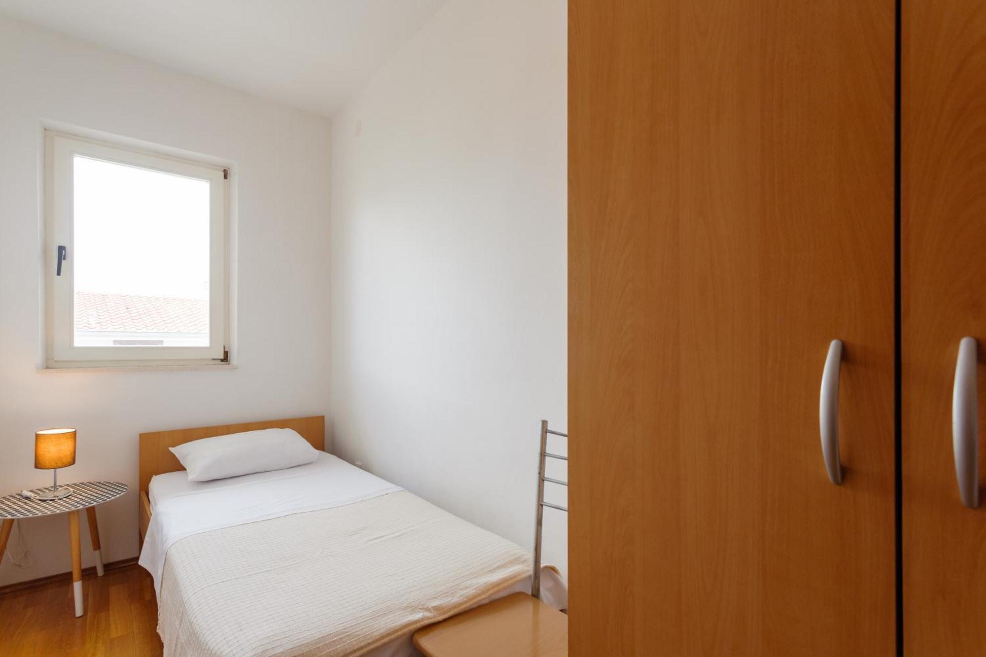 Apartment Mia - Spacious Apartment On 85 M2 With Beautiful Sea View Trogir Kültér fotó