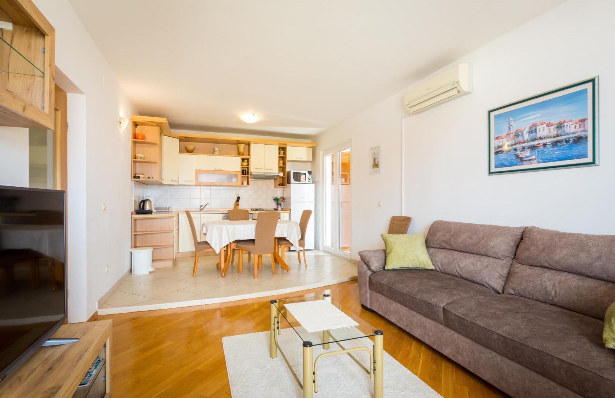 Apartment Mia - Spacious Apartment On 85 M2 With Beautiful Sea View Trogir Kültér fotó