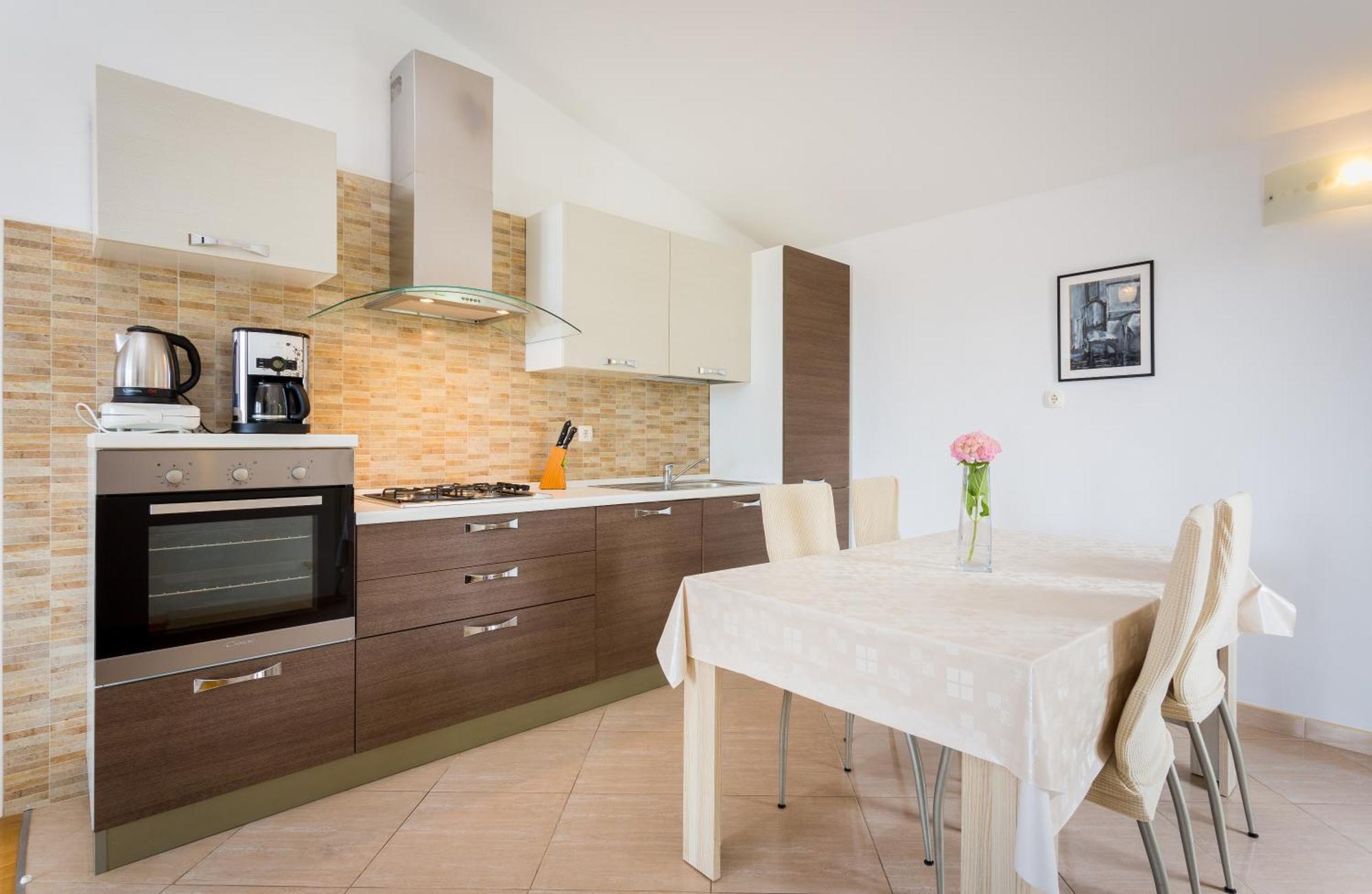 Apartment Mia - Spacious Apartment On 85 M2 With Beautiful Sea View Trogir Kültér fotó