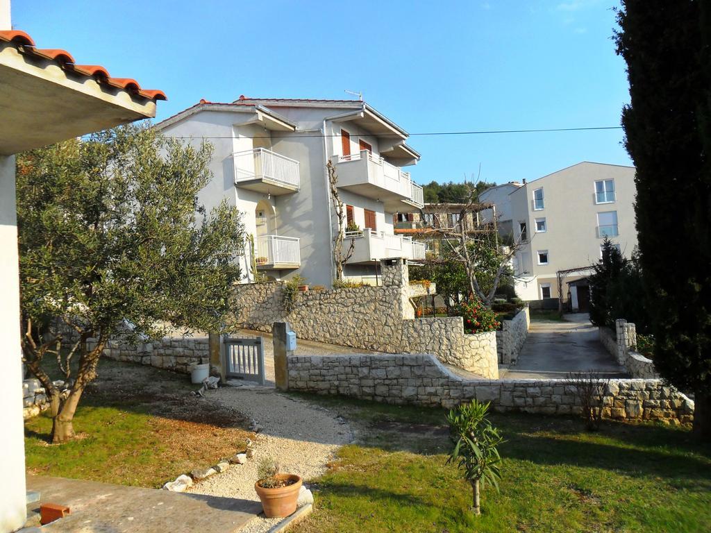 Apartment Mia - Spacious Apartment On 85 M2 With Beautiful Sea View Trogir Kültér fotó